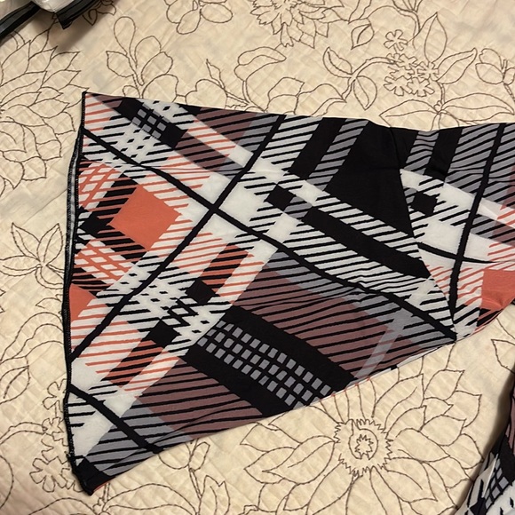 Cute light weight dress - Picture 4 of 4